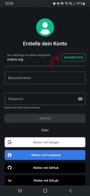 Das Standard-Registrierungsformular in Element. Bei der Serverauswahl zeigt ein roter Pfeil auf den Button Bearbeiten.